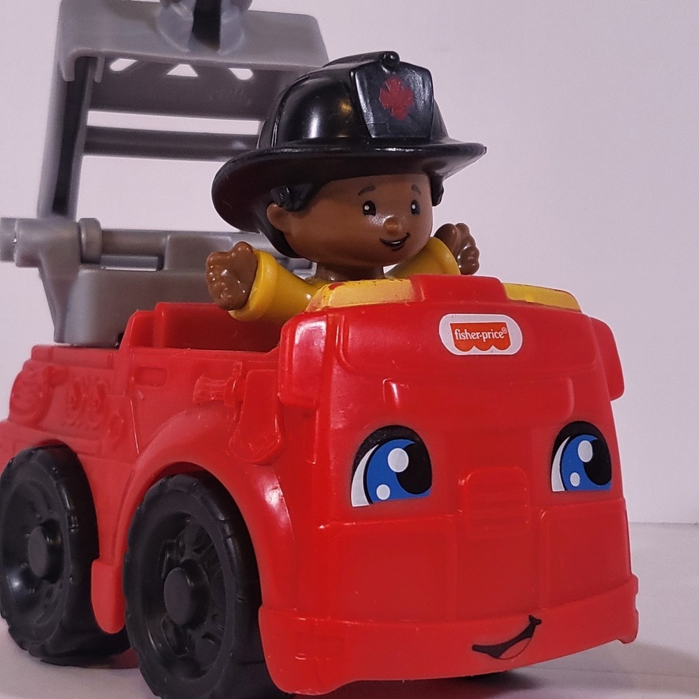 Fisher Price Little People Fire Truck Vehicle Firefighter Worker Figures 2018-19 - Picture 6 of 6